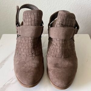 Universal Thread Woven Faux Leather Strap Heel Size 8.5